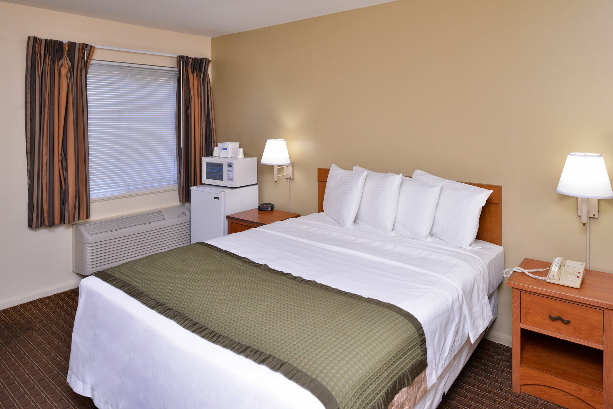 Travelodge By Wyndham Eugene Downtown/University Of Oregon Buitenkant foto