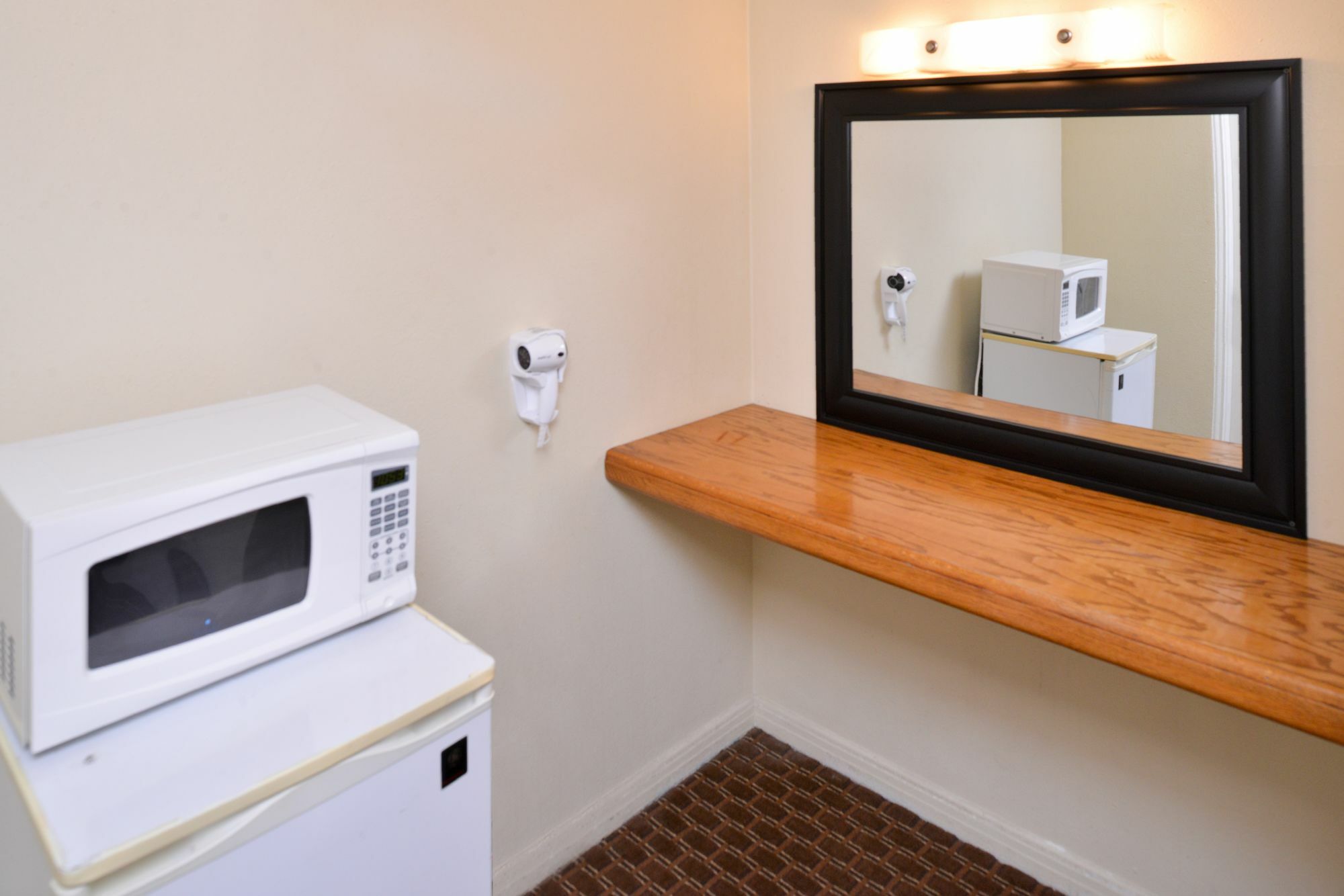Travelodge By Wyndham Eugene Downtown/University Of Oregon Buitenkant foto